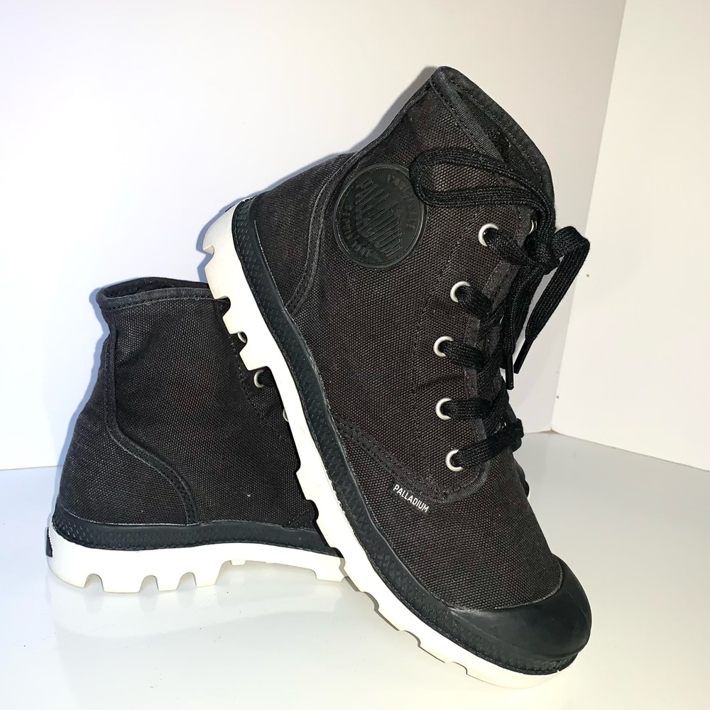 Women’s Size 9 Palladium Hi-Tops